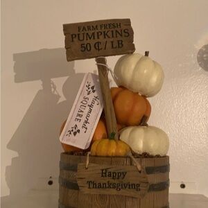 Thanksgiving Pumpkin Decor